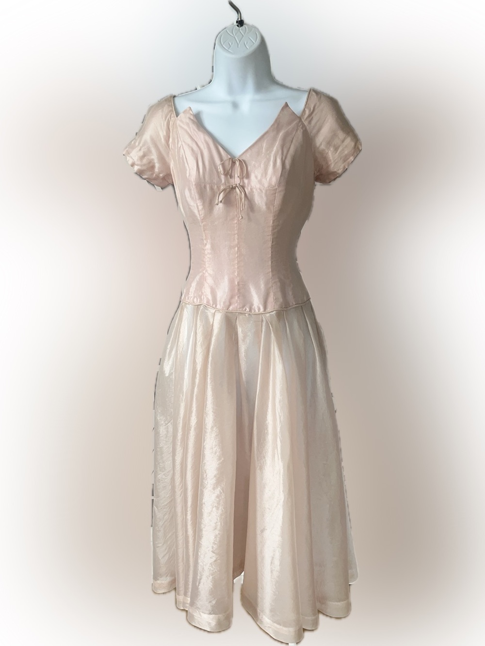 Vintage 1950s/60s Iridescent ballet pink satin dress with corset style top